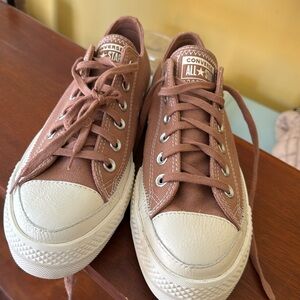 Converse Lift Tan Low Top Sneakers Women’s